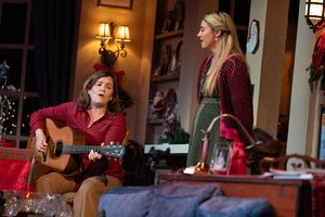 Mare Winningham, Shailene Woodley @ BroadwayWorld Mare Winningham, Shailene Woodley Photo