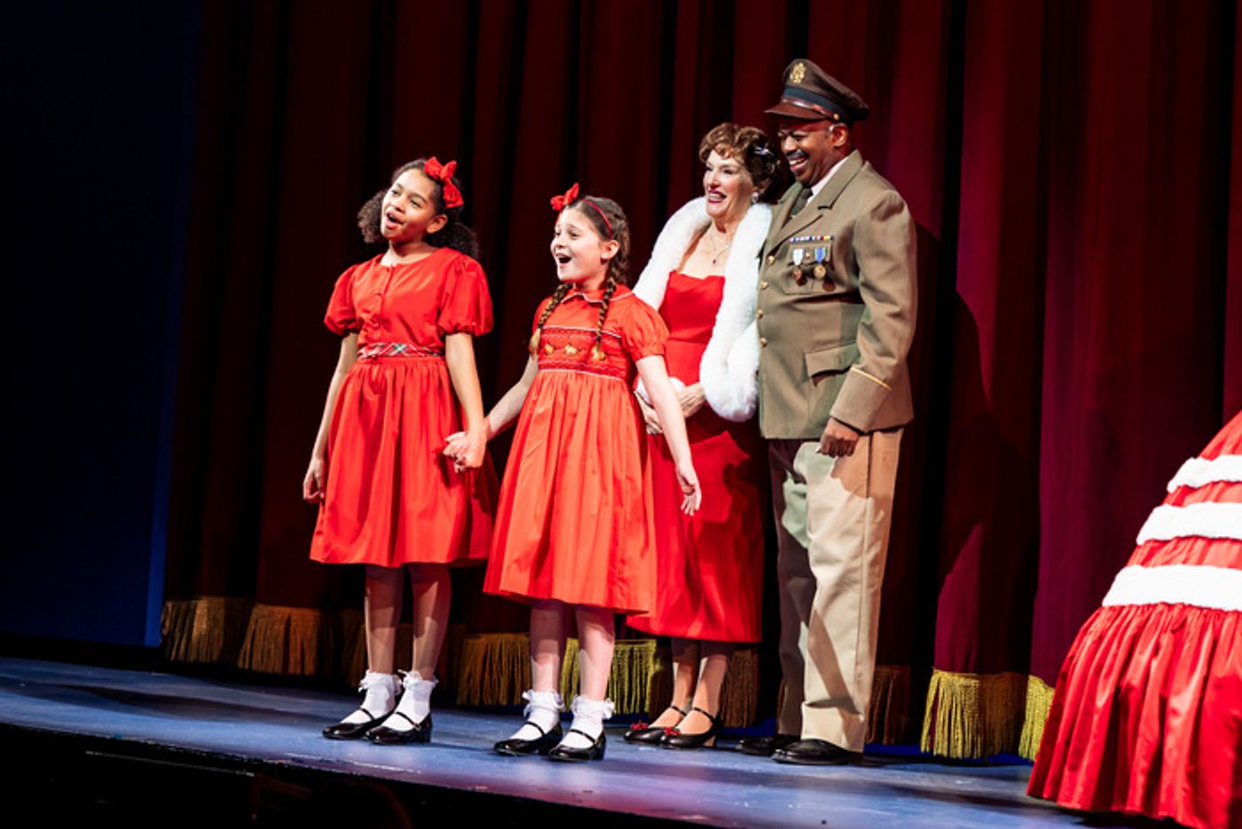 Photos & Video: IRVING BERLIN'S WHITE CHRISTMAS: THE MUSICAL at Paper Mill Playhouse  Image