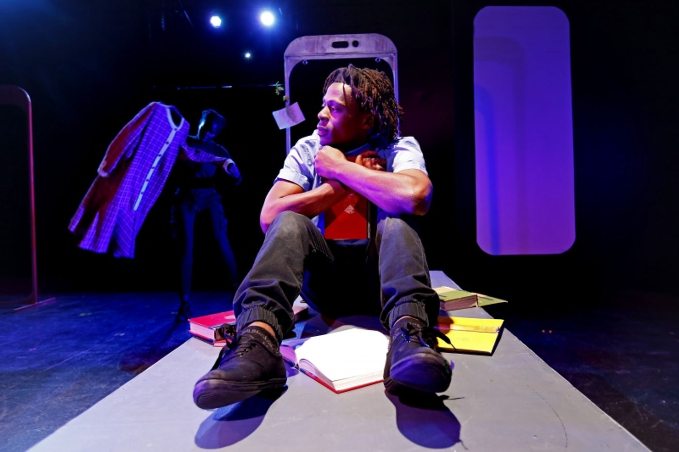 Review: GLIMMER at Magnet Theatre, Observatory Review: GLIMMER at Magnet Theatre, Observatory Image