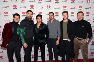 Jonathan Bennett and the cast of Hallmark Plus' "Finding Mr. Christmas" @ BroadwayWorld Jonathan Bennett and the cast of Hallmark Plus' "Finding Mr. Christmas" Photo