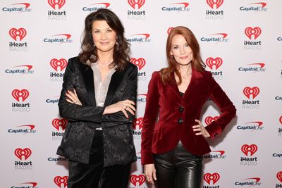 Daphne Zuniga and Laura Leighton  Photo