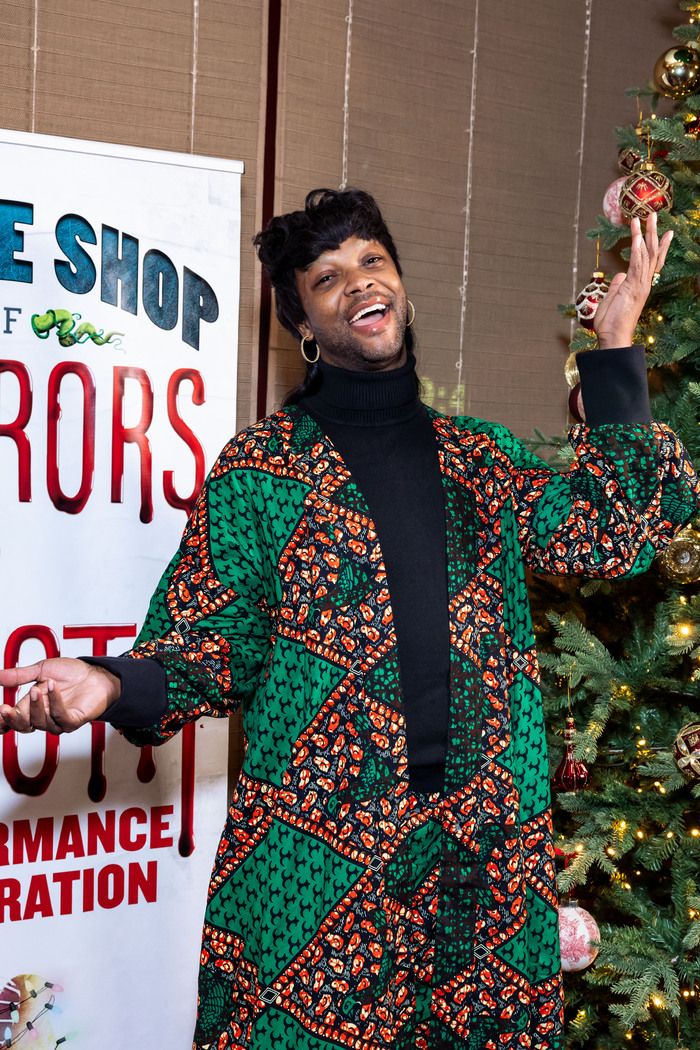 Photos: LITTLE SHOP OF HORRORS Celebrates 1500 Performances — photo 16 of 31