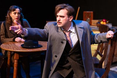 Katherine Schwartz (Agnes Eggling), Grant Carriker (Gregor Bazwald) Photo