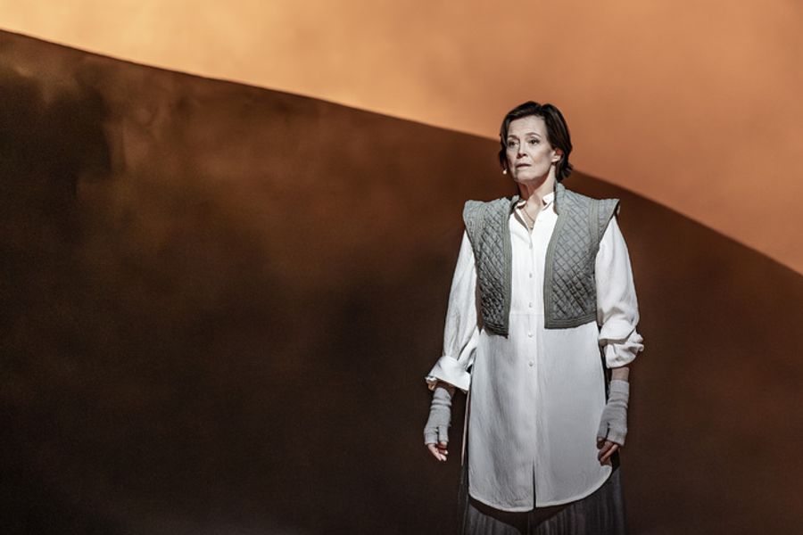 Photo: Sigourney Weaver in THE TEMPEST at Theatre Royal Drury Lane Image