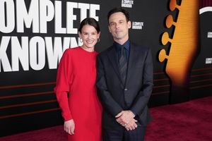 Sosie Bacon and Scoot McNairy Photo