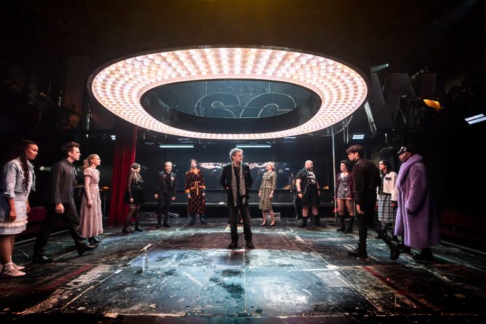 Photos: NATASHA, PIERRE, AND THE GREAT COMET OF 1812 Makes its UK Premiere — photo 10 of 15