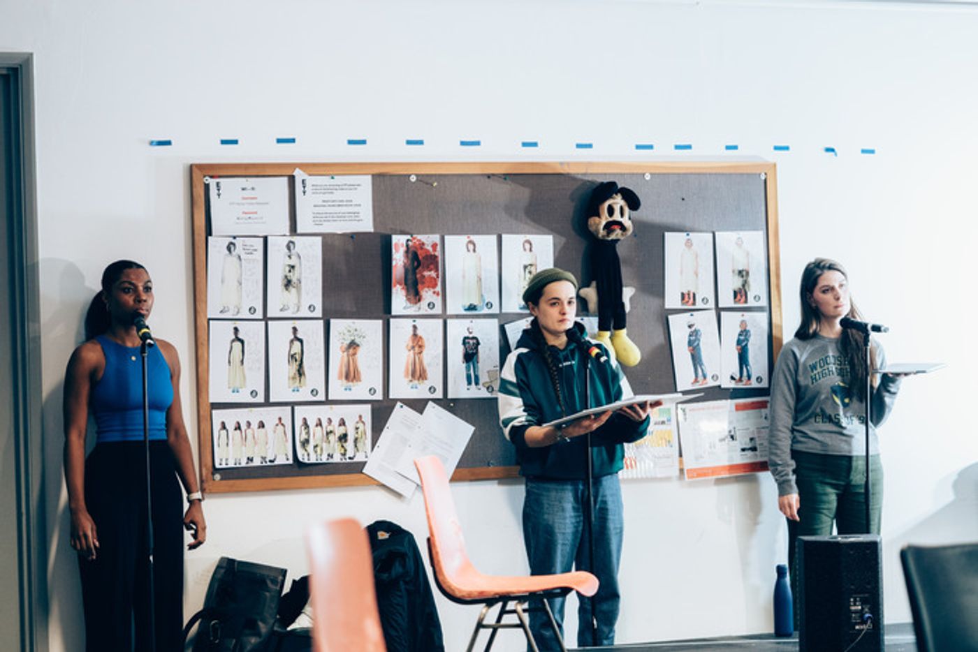 Photos: Brie Larson, Stockard Channing, and More in ELEKTRA  Image