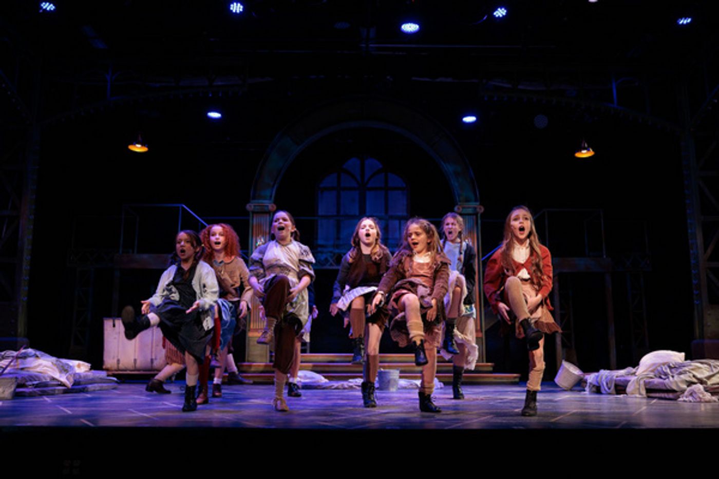 Photos: First Look At ANNIE At The Encore Musical Theatre Company  Image