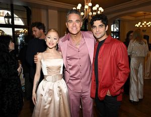 Ariana Grande, Robbie Williams, Freddy Wexler @ BroadwayWorld Ariana Grande, Robbie Williams, Freddy Wexler Photo