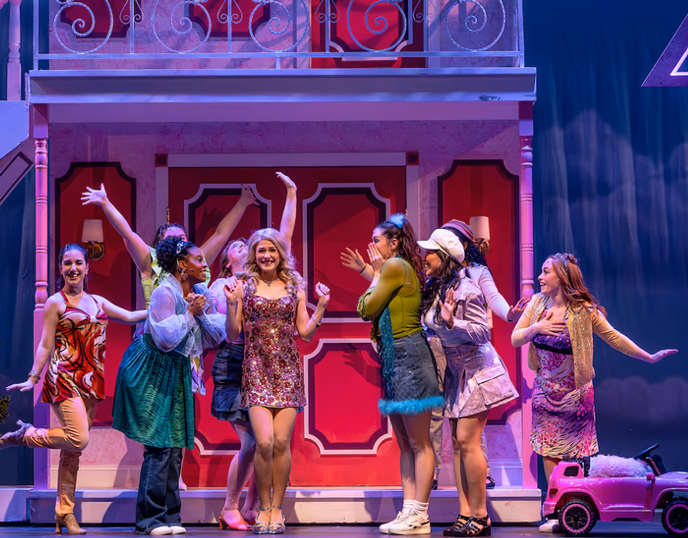 Photos: LEGALLY BLONDE: THE MUSICAL At Music Theater Works Photos: LEGALLY BLONDE: THE MUSICAL At Music Theater Works Image