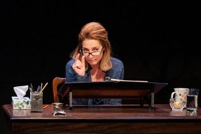 Sharon Lawrence Photo