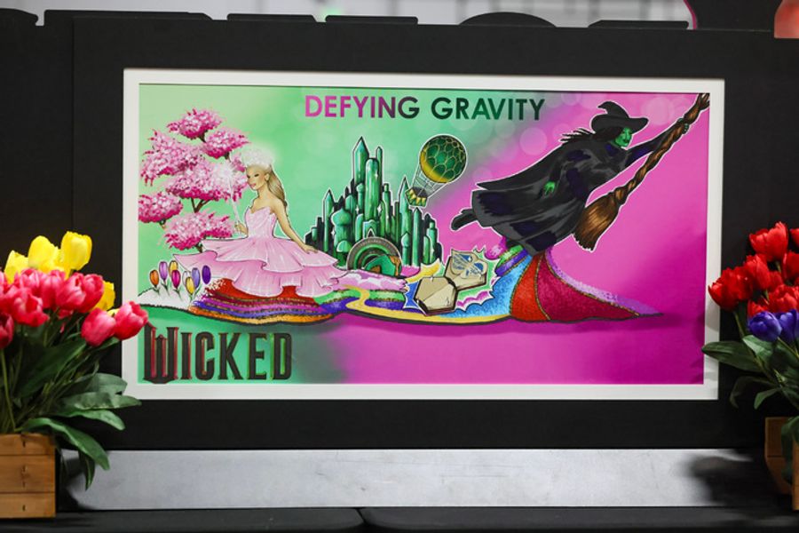 Photos: WICKED Float Comes to Pasadena's Rose Parade Image