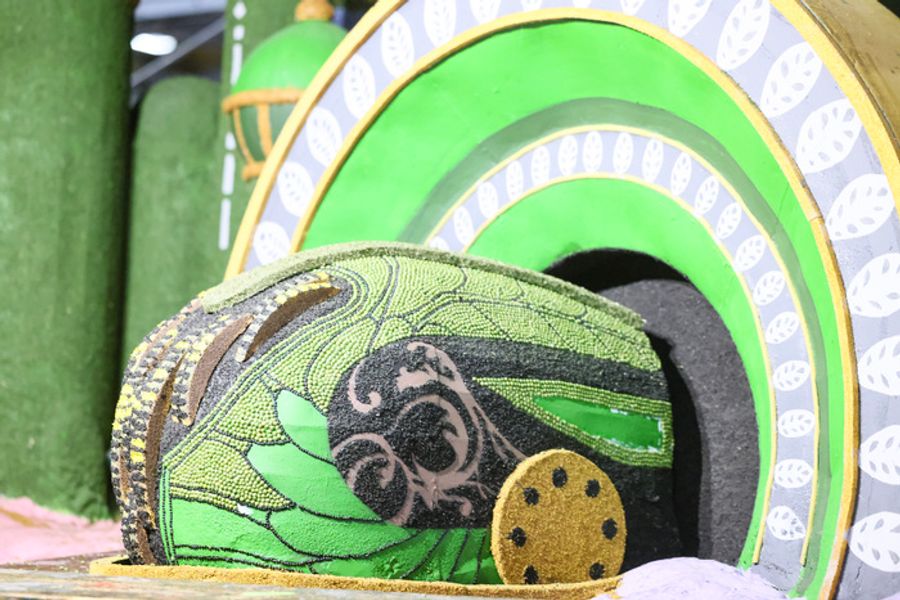 Photos: WICKED Float Comes to Pasadena's Rose Parade Image