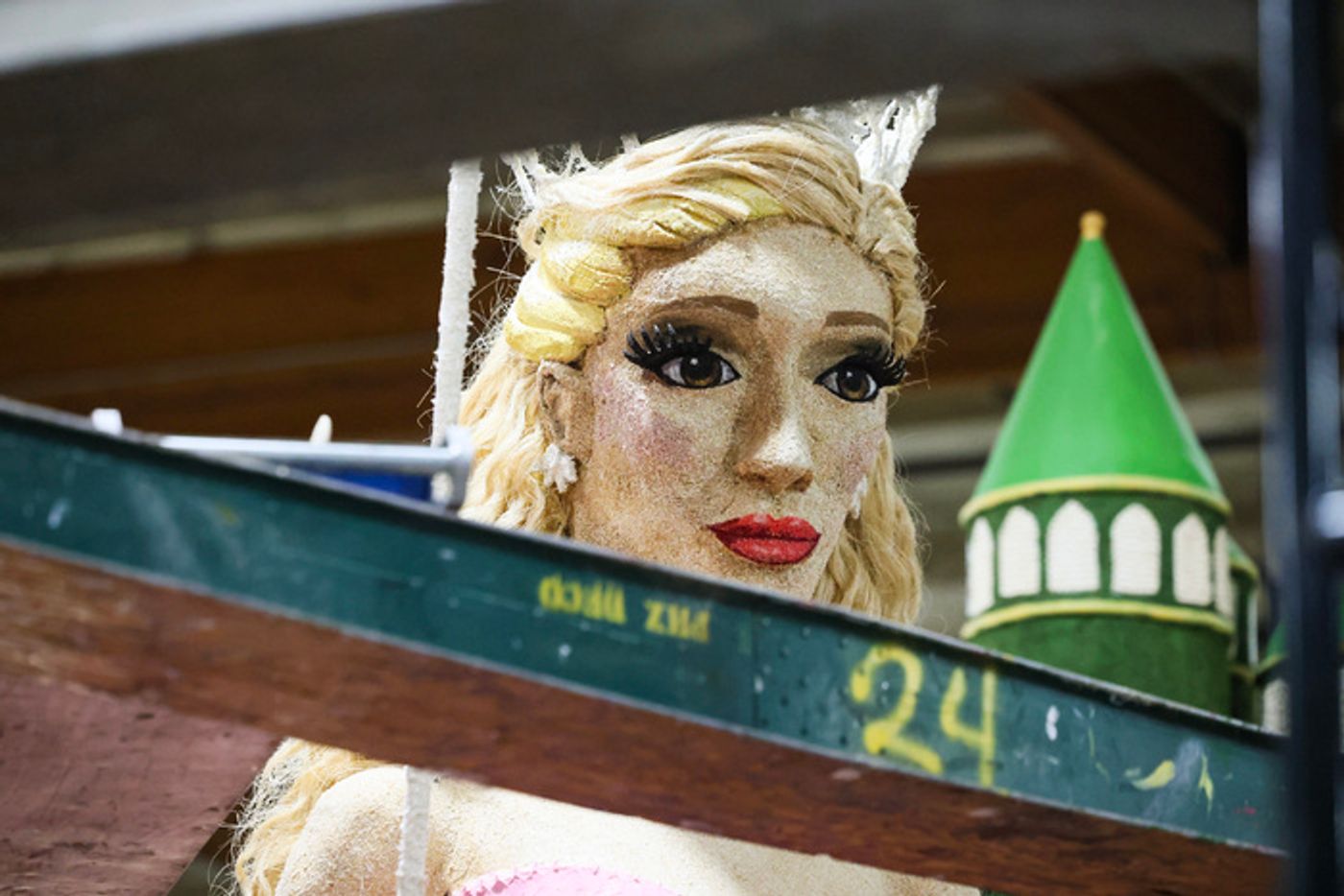 Photos: WICKED Float Comes to Pasadena's Rose Parade  Image