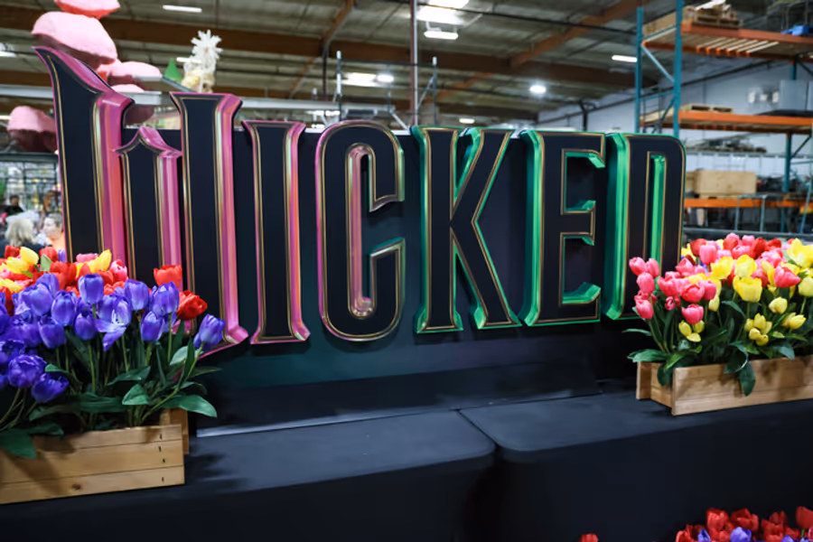 Photos: WICKED Float Comes to Pasadena's Rose Parade Image