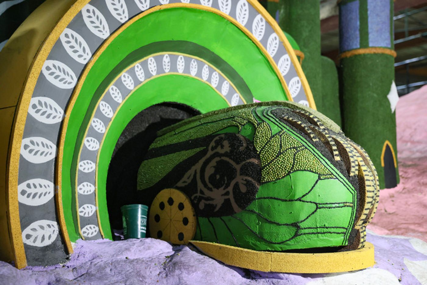 Photos: WICKED Float Comes to Pasadena's Rose Parade  Image