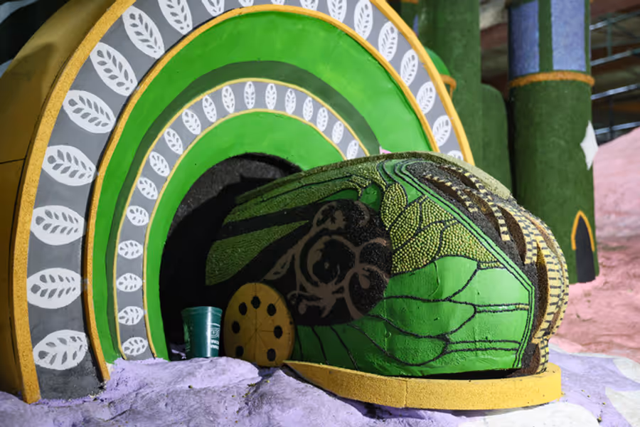 Photos: WICKED Float Comes to Pasadena's Rose Parade Image