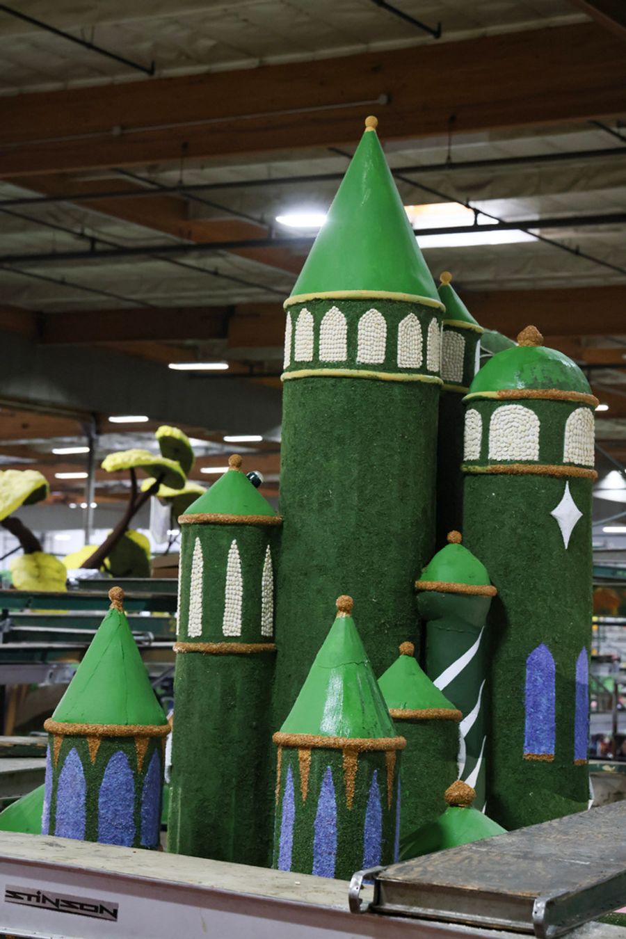 Photos: WICKED Float Comes to Pasadena's Rose Parade Image
