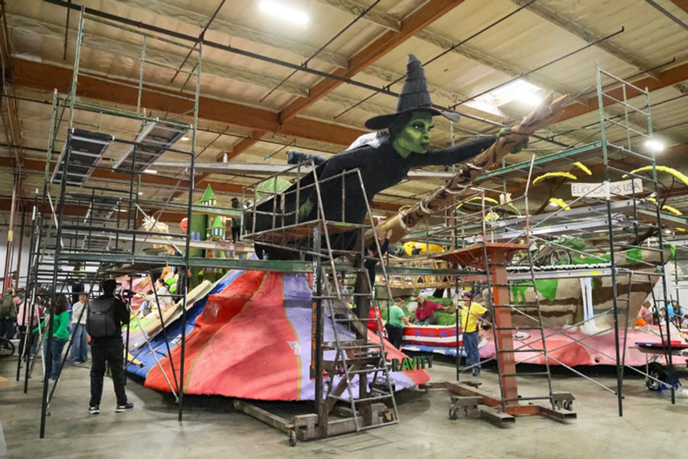 Photos: WICKED Float Comes to Pasadena's Rose Parade  Image