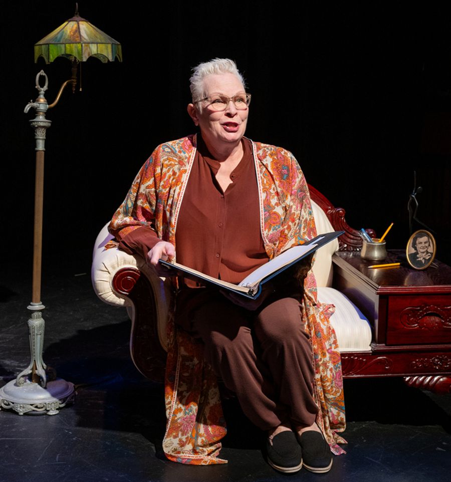 Photos: Nia Vardalos & Gail Winar Join PEN PALS Off-Broadway Image