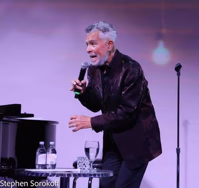 Clint Holmes Photo