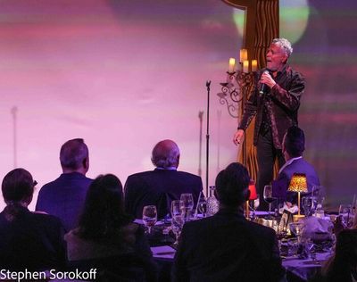 Clint Holmes Photo
