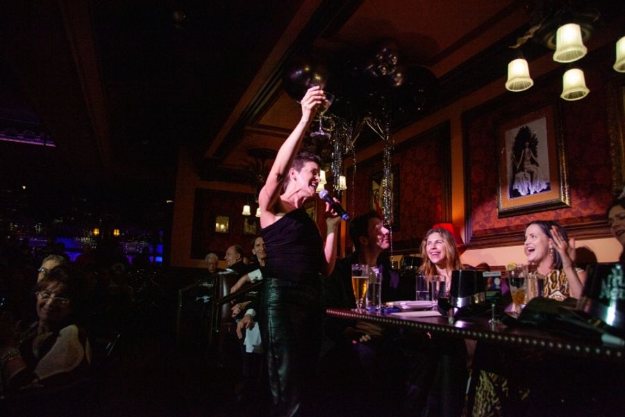Review: 54 Below Crowd Has Amazing NEW YEAR'S EVE WITH JENN COLELLA Image