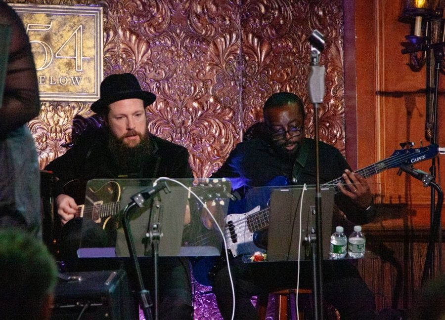 Review: 54 Below Crowd Has Amazing NEW YEAR'S EVE WITH JENN COLELLA Image