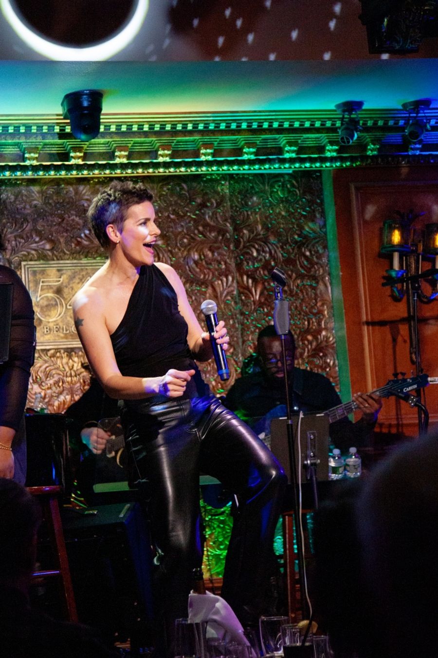 Review: 54 Below Crowd Has Amazing NEW YEAR'S EVE WITH JENN COLELLA Image