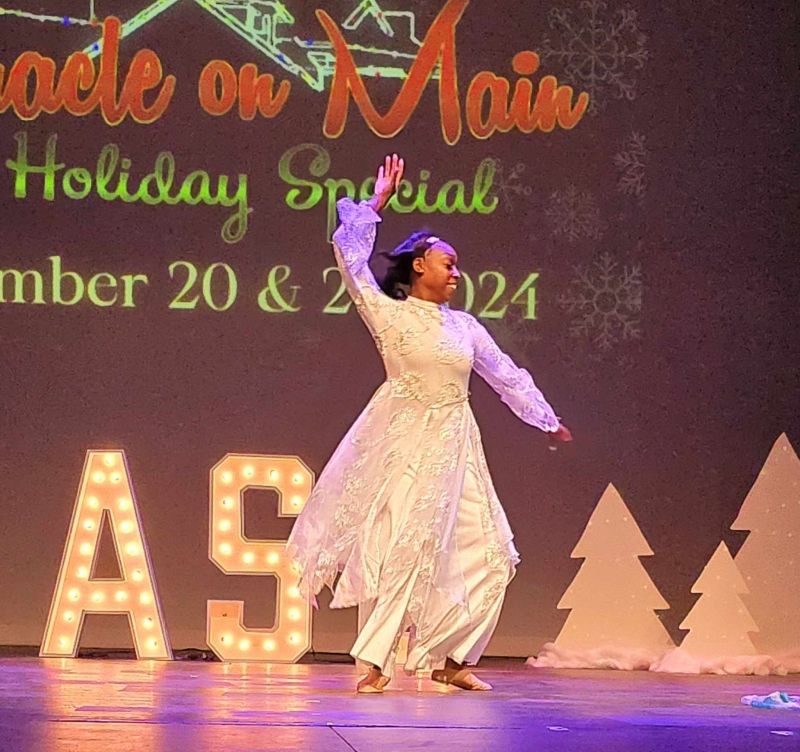 Review: MIRACLE ON MAIN: A HOLIDAY SPECIAL at Arts & Science Center For Southeast Arkansas Review: MIRACLE ON MAIN: A HOLIDAY SPECIAL at Arts & Science Center For Southeast Arkansas Image