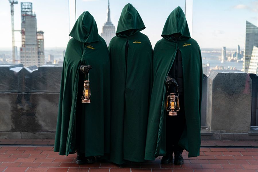 Photos: Alan Cumming & THE TRAITORS Take Over NYC to Celebrate Season 3 Image