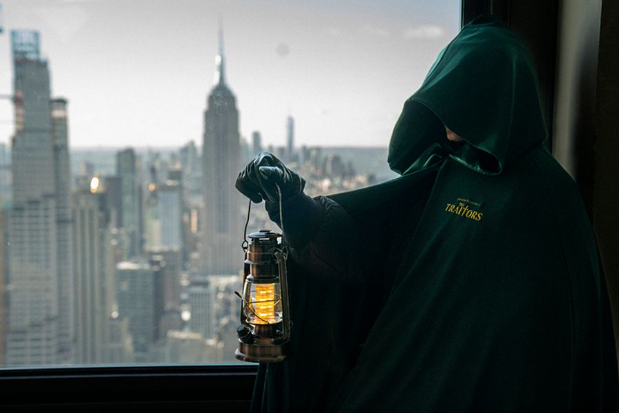 Photos: Alan Cumming & THE TRAITORS Take Over NYC to Celebrate Season 3 Image