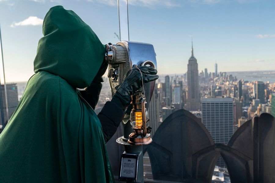 Photos: Alan Cumming & THE TRAITORS Take Over NYC to Celebrate Season 3 Image