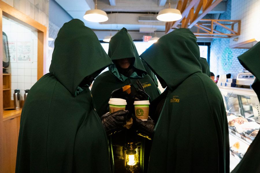 Photos: Alan Cumming & THE TRAITORS Take Over NYC to Celebrate Season 3 Image