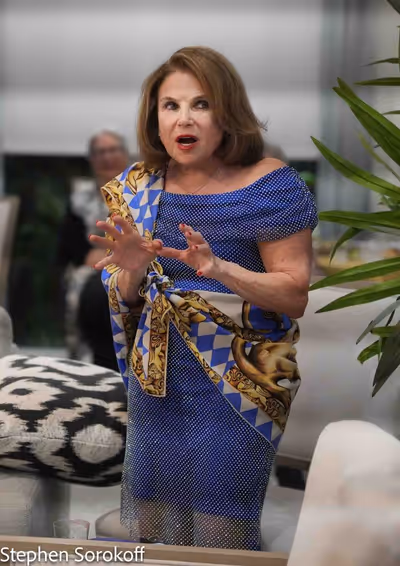 Tovah Feldshuh Photo