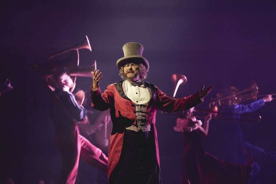 Review: CIRQUE DU SOLEIL: CORTEO, Royal Albert Hall Image