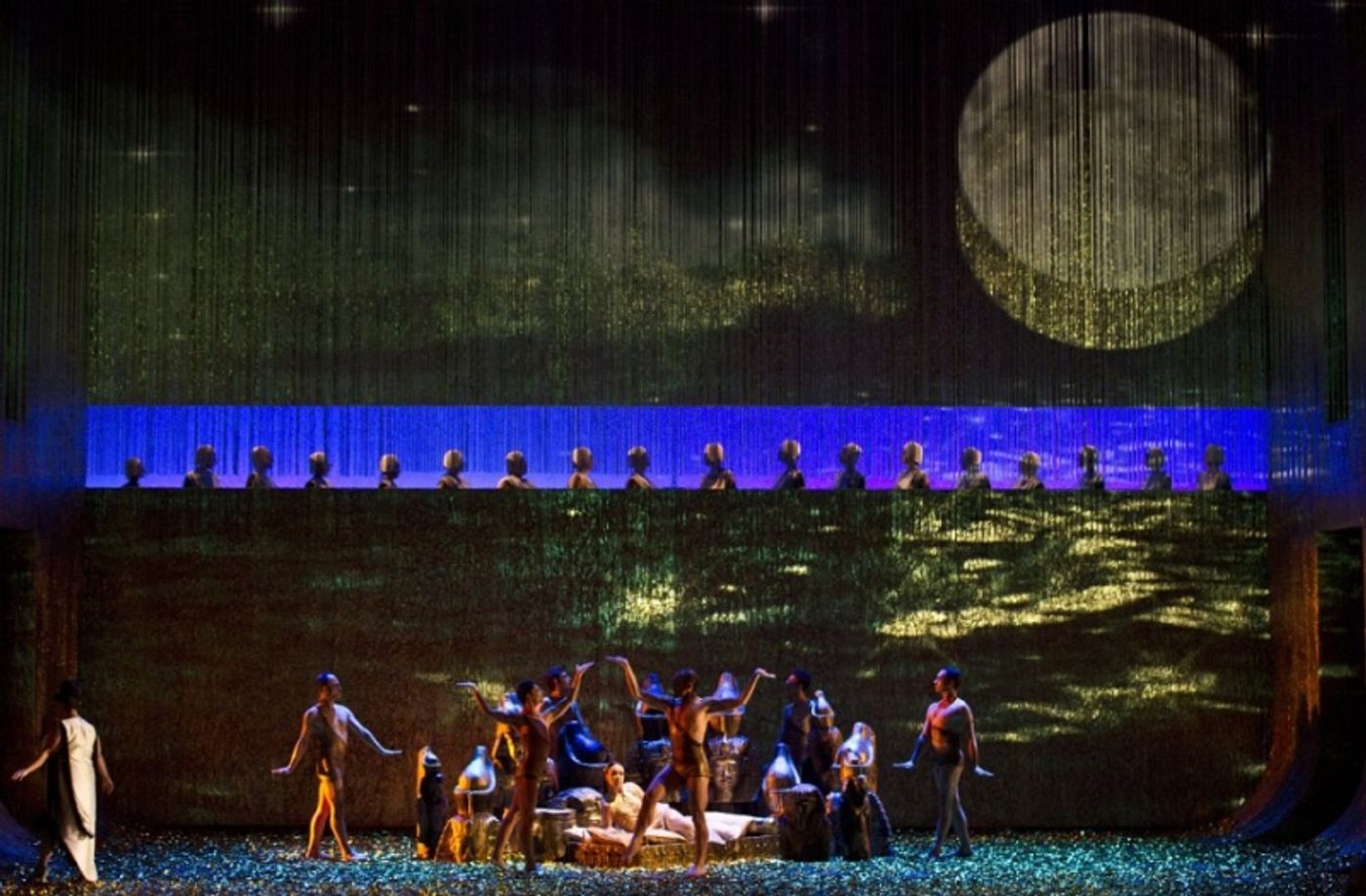 Interview: Hablamos con Carlos Aragón, Enrique Viana y Emilio Sagi sobre LA CORTE DE FARAÓN  Image