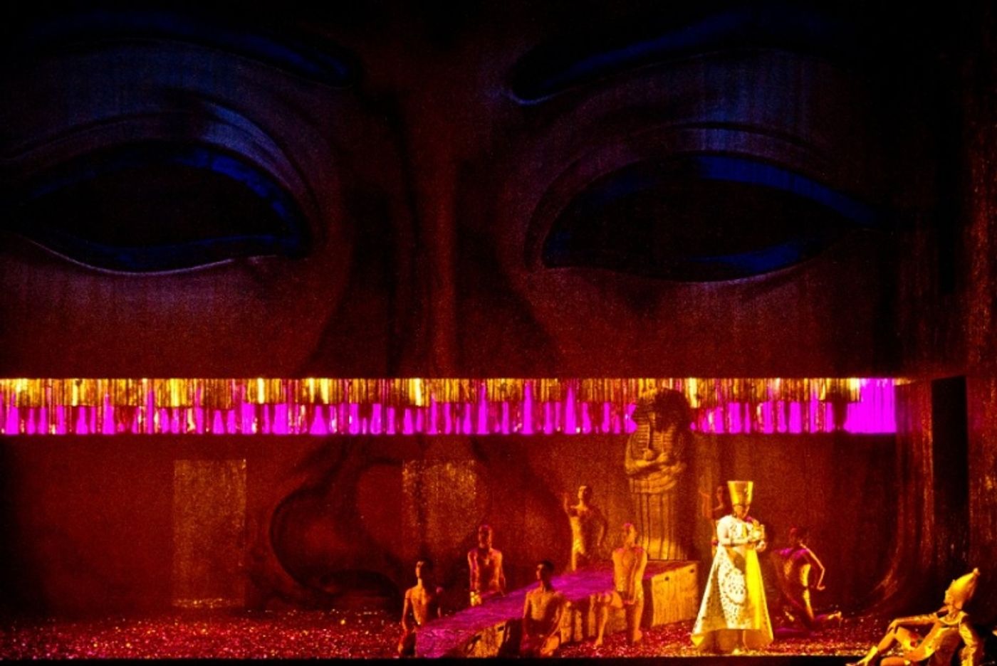 Interview: Hablamos con Carlos Aragón, Enrique Viana y Emilio Sagi sobre LA CORTE DE FARAÓN  Image