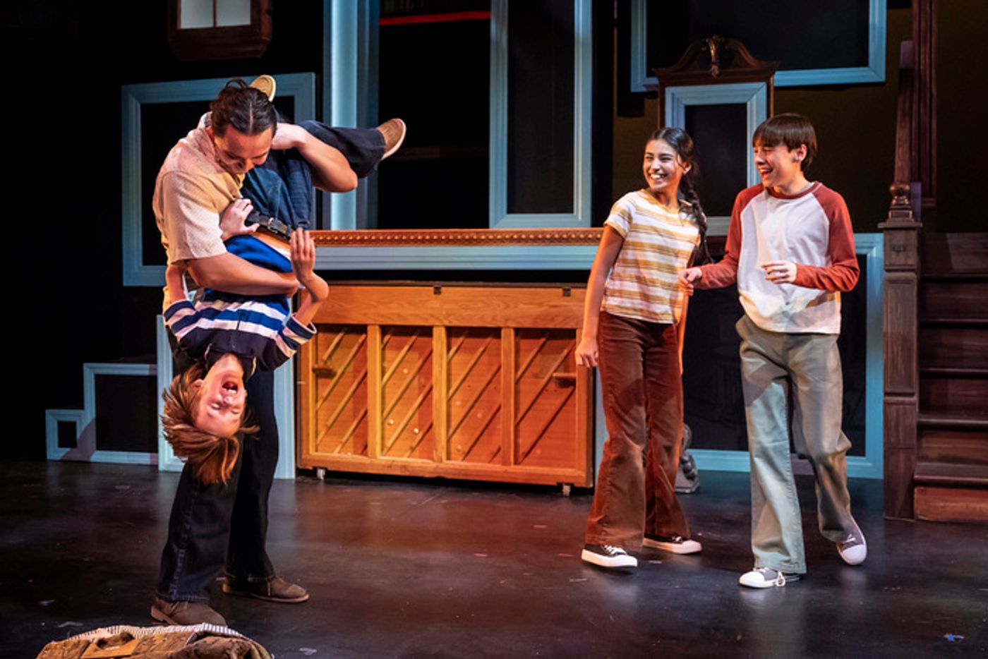 Photos: FUN HOME at Porchlight Music Theatre Photos: FUN HOME at Porchlight Music Theatre Image