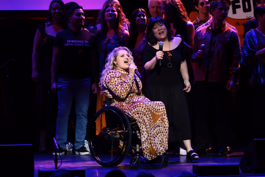 PHOTOS: Las estrellas se unen en un concierto solidario por la esperanza y la justicia Image