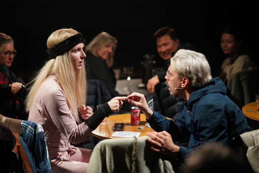 Photos: GWYNETH GOES SKIING Arrives Off-Broadway Image