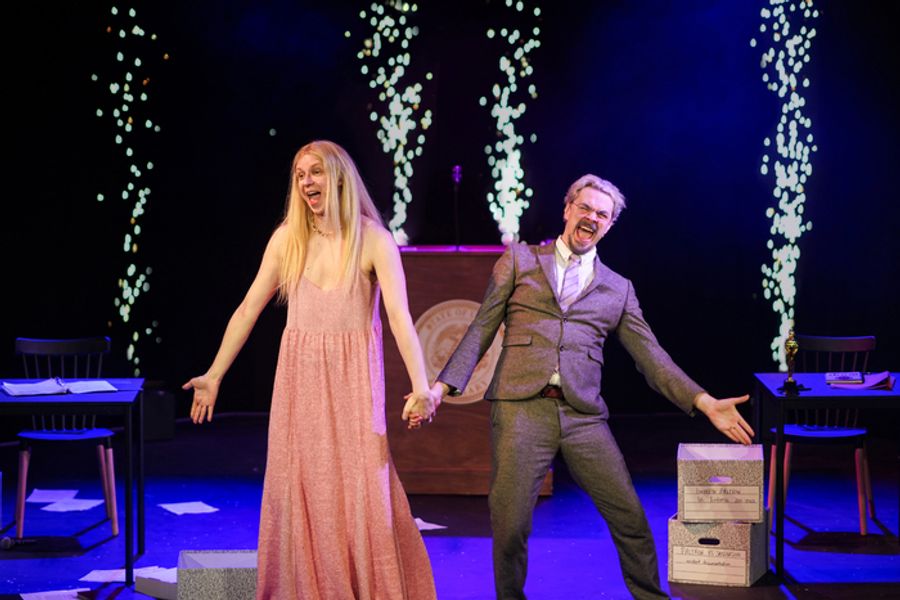 Photos: GWYNETH GOES SKIING Arrives Off-Broadway Image