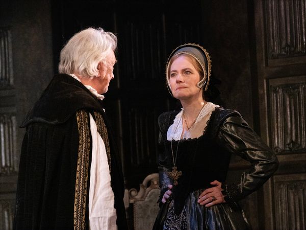 Abigail Cruttenden Photo