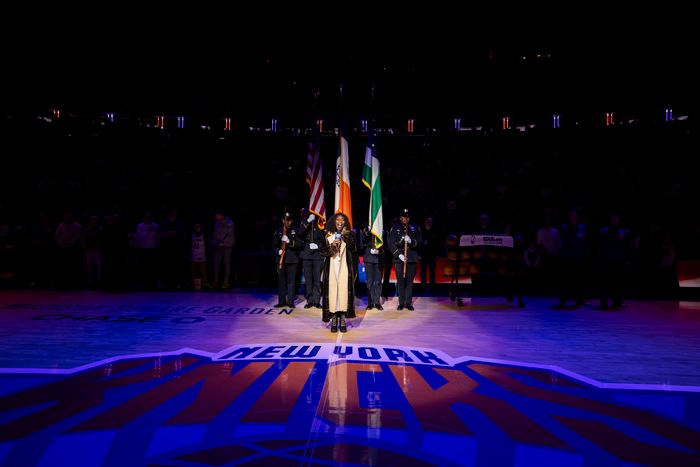 Photos: A WONDERFUL WORLD Performs in Knicks Halftime Show — photo 4 of 4