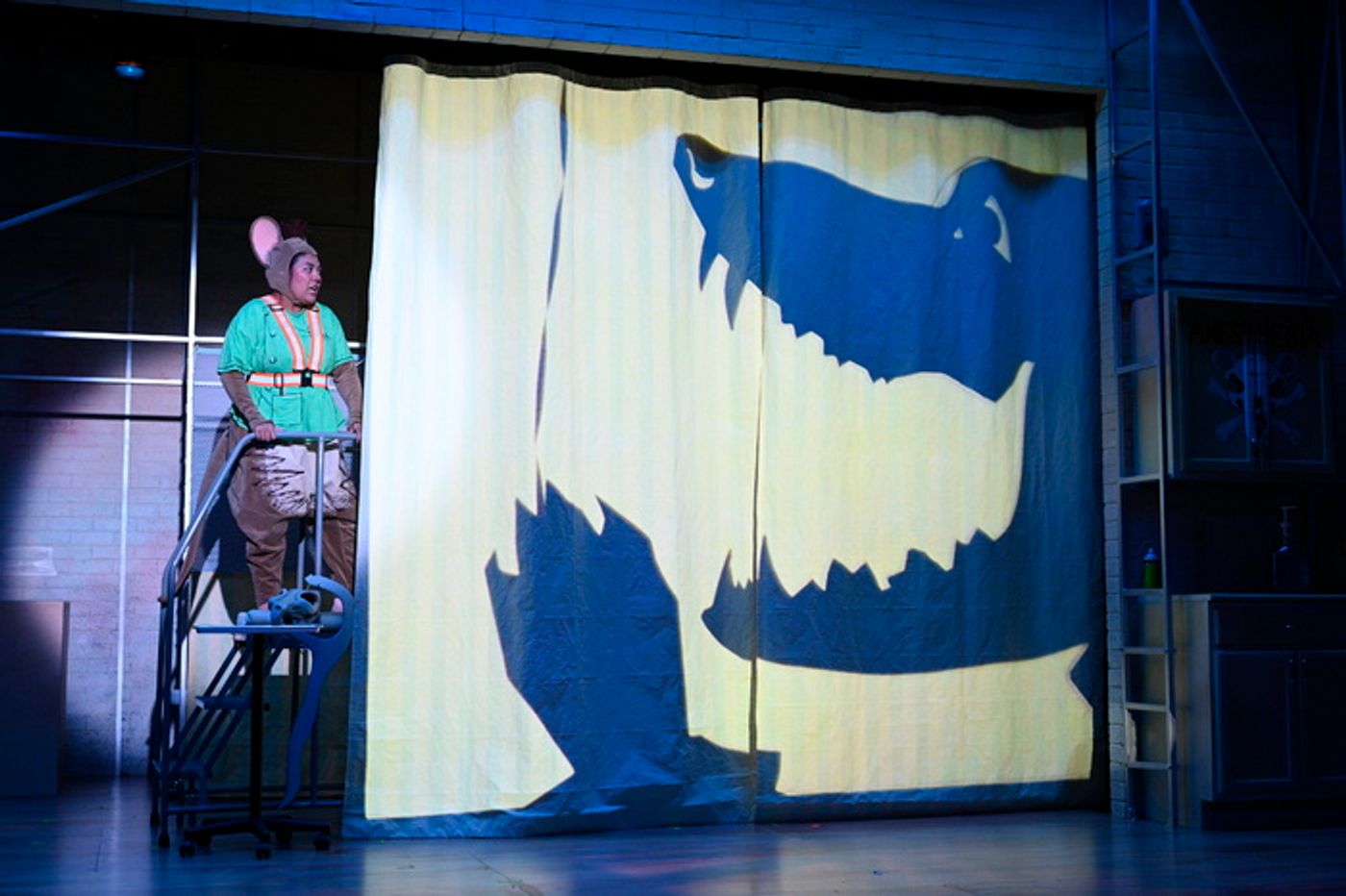 Photos: DOCTOR DE SOTO At Alliance Theatre Photos: DOCTOR DE SOTO At Alliance Theatre Image