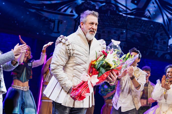 Photos: Joey Fatone Takes First Bow in & JULIET on Broadway — photo 3 of 7