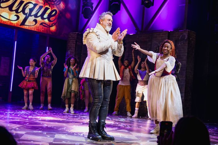 Photos: Joey Fatone Takes First Bow in & JULIET on Broadway — photo 4 of 7