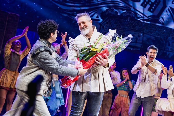 Photos: Joey Fatone Takes First Bow in & JULIET on Broadway — photo 5 of 7