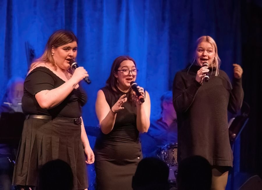 Review: June Cavlan Sings Up a Storm at Birdland Image
