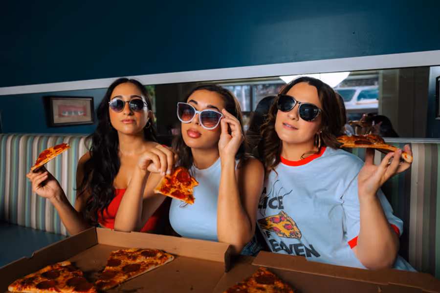 Photos: MYSTIC PIZZA Stars Hang at Florida Pizza Joint Before Paper Mill Playhouse Debut  Image